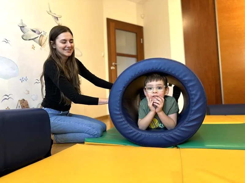 Jak znaleźć pracę jako terapeuta integracji sensorycznej? Oferty i wymagania na rynku