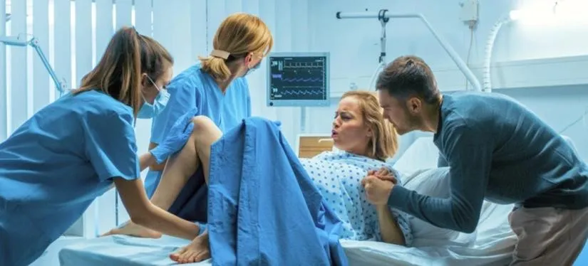 Kiedy następuje oddanie stolca po porodzie? Poradnik dla świeżo upieczonych mam
