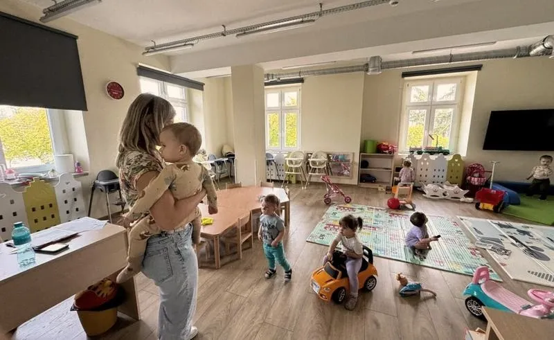 Niepubliczny żłobek – zalety, wady i kluczowe różnice, które musisz znać