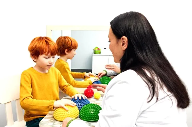 Umiejętności terapeuty integracji sensorycznej